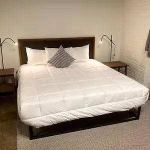 3e-spacious Close To Pitt/cmu/carlow, Sleeps 4 , Pittsburgh United States
